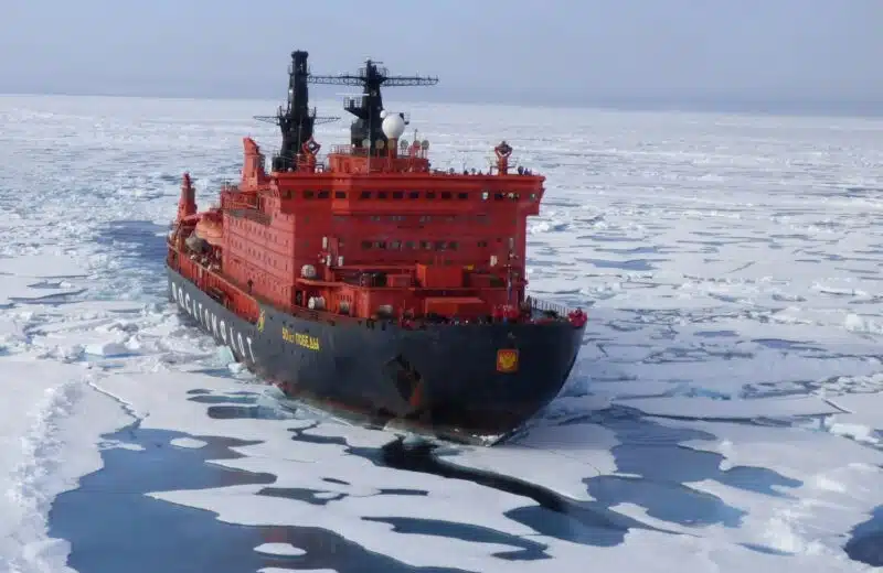 Les bonnes raisons de choisir un brise-glace pour sa croisière en Arctique