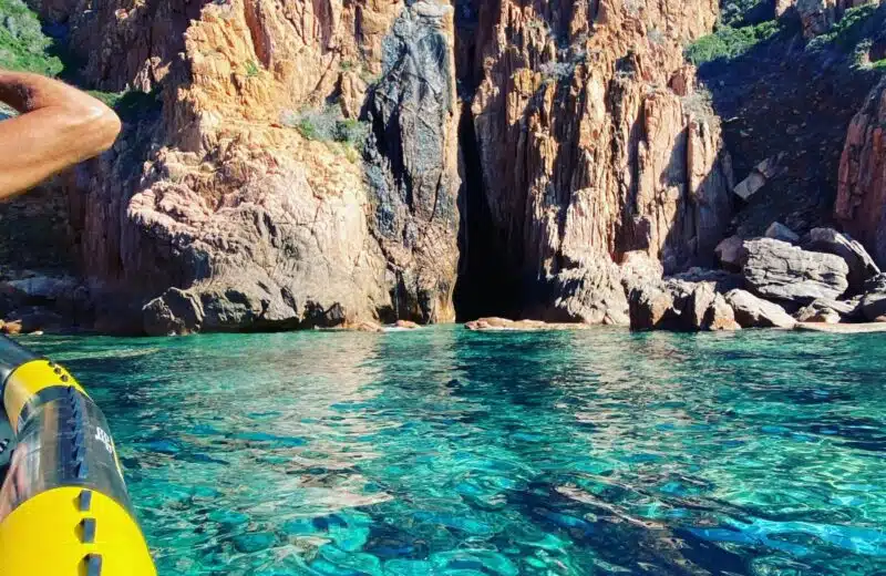 Sortie en mer en Corse : quels sont les lieux incontournables à visiter ?