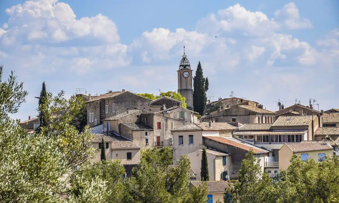 Que visiter à Salon-de-Provence et alentours : guide complet.